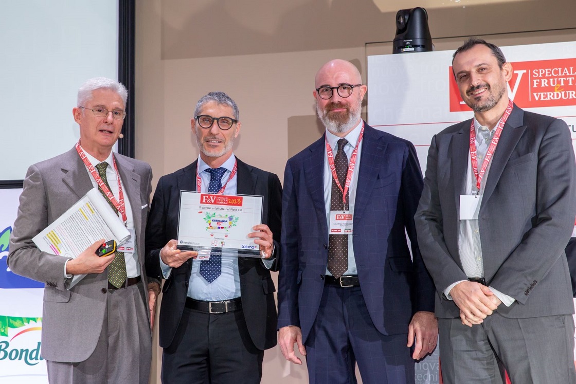 5 Da sx Roberto Della Casa Alessandro Costanzo Direzione Commerciale Acquisti ortofrutta Esselunga Giuseppe Mastropasqua rete vendita Esselunga Marco Barilli Toluna