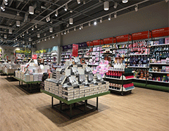 Comunicato stampa in diramazione oggi - Mondadori Bookstore arriva nel nuovo distretto commerciale Waterfront Mall di Genova Mondadori Genova 1